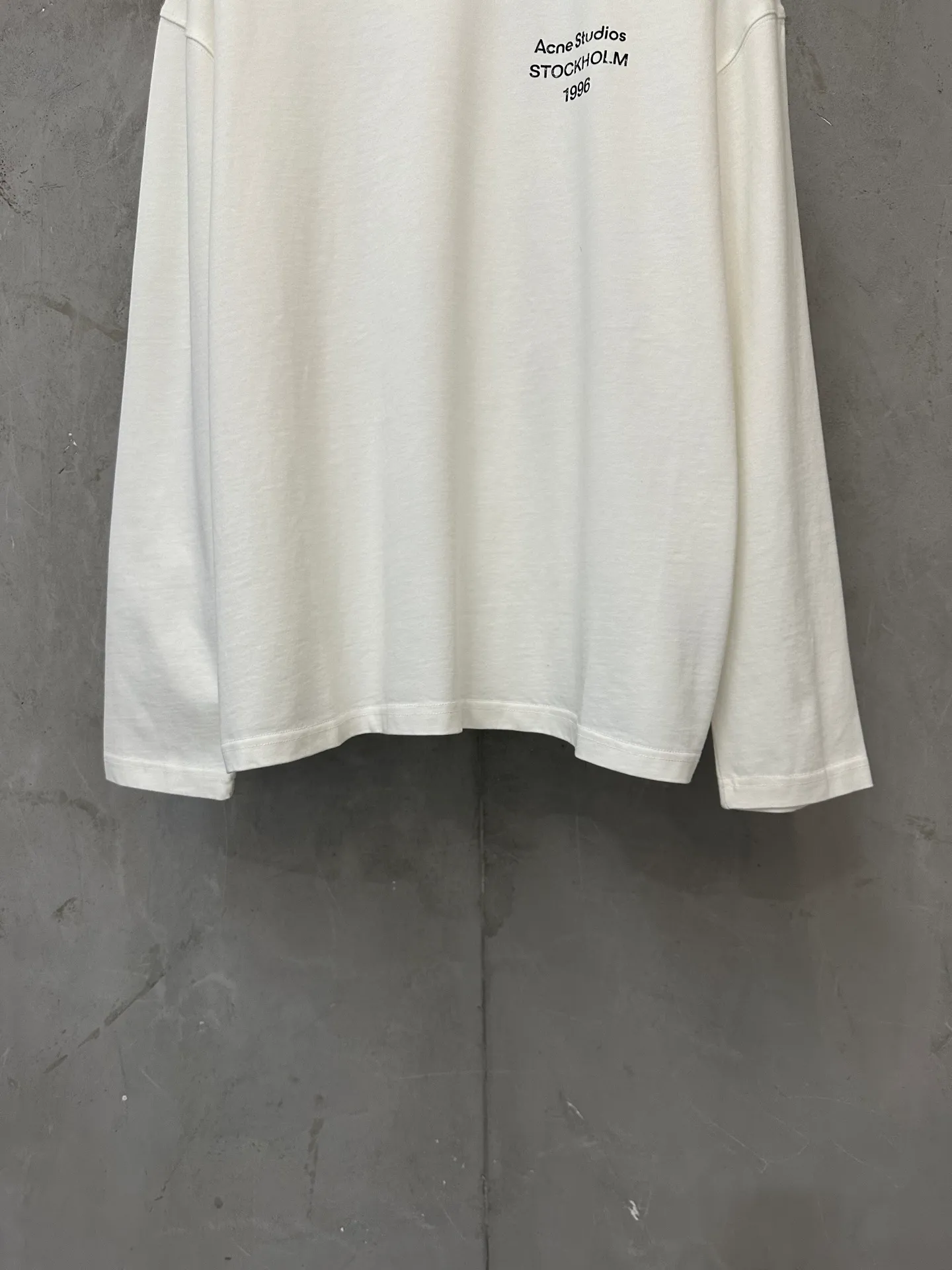 ￼ 150 Acne studios Acne 26ss Classic small label printed short-sleeved T-shirt Fabric: High-definition super heavyweight cotton double yarn compact Xinjiang cotton Weight gram Paired with 2*2 Salona rib Clean cloth surface Clear cloth texture Tight feel Stiff High color fastness No change in shape No Color Change Customized hardware Thread Accessories Alignment Men and women Same Style Color: White Black Size: XS S M LXL